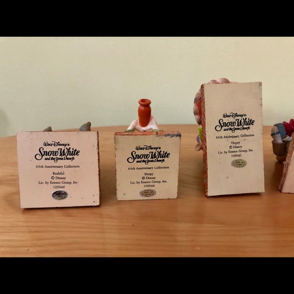 Disney lot of 5 Snow White and the Seven Dwarfs Figurines - Picture 11 of 12